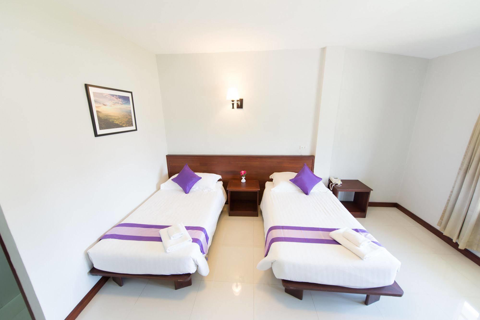 Nongkhai White Hotel Nong Khai Exterior photo