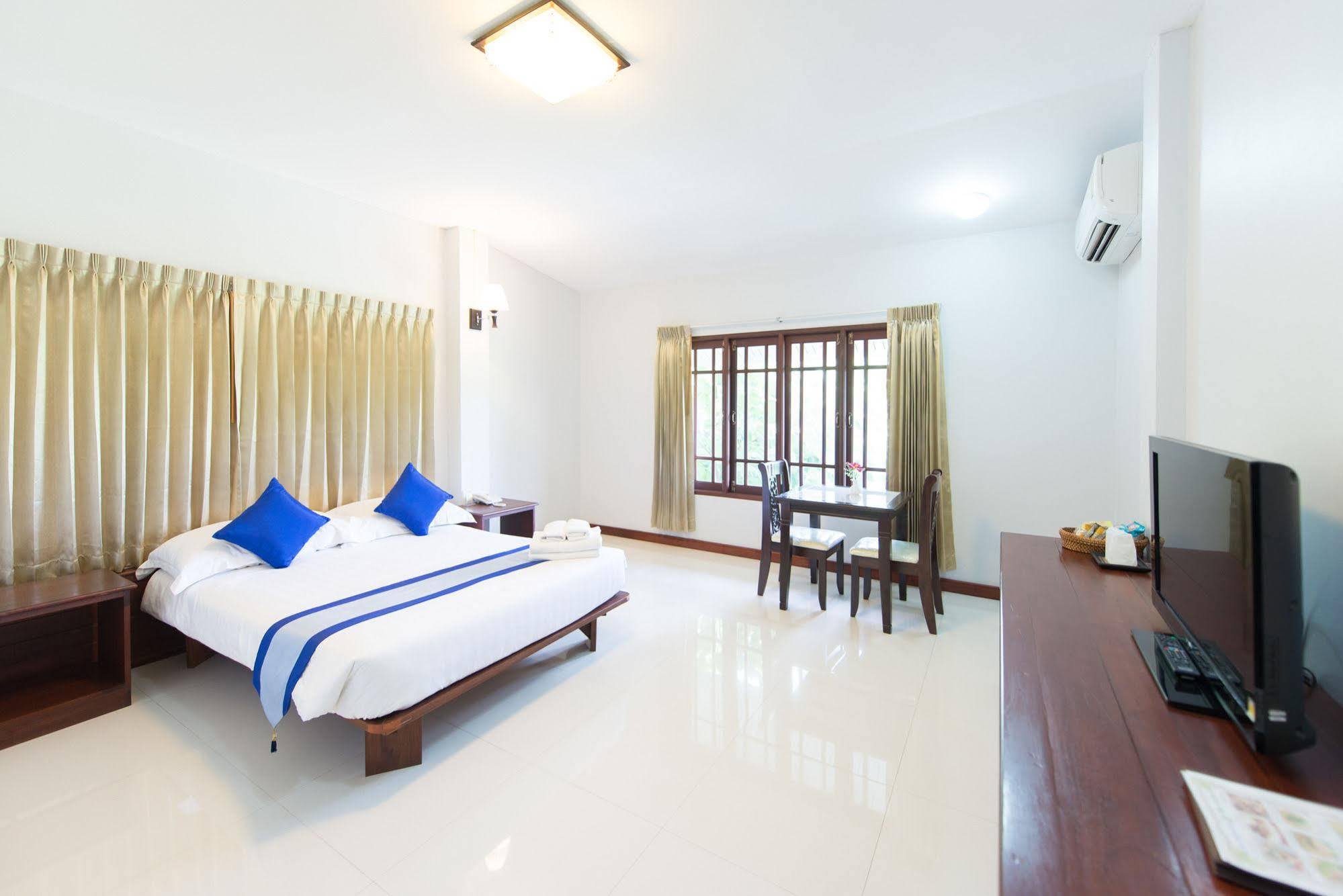 Nongkhai White Hotel Nong Khai Exterior photo
