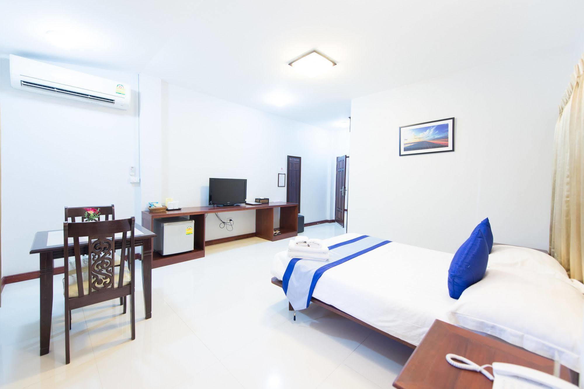Nongkhai White Hotel Nong Khai Exterior photo
