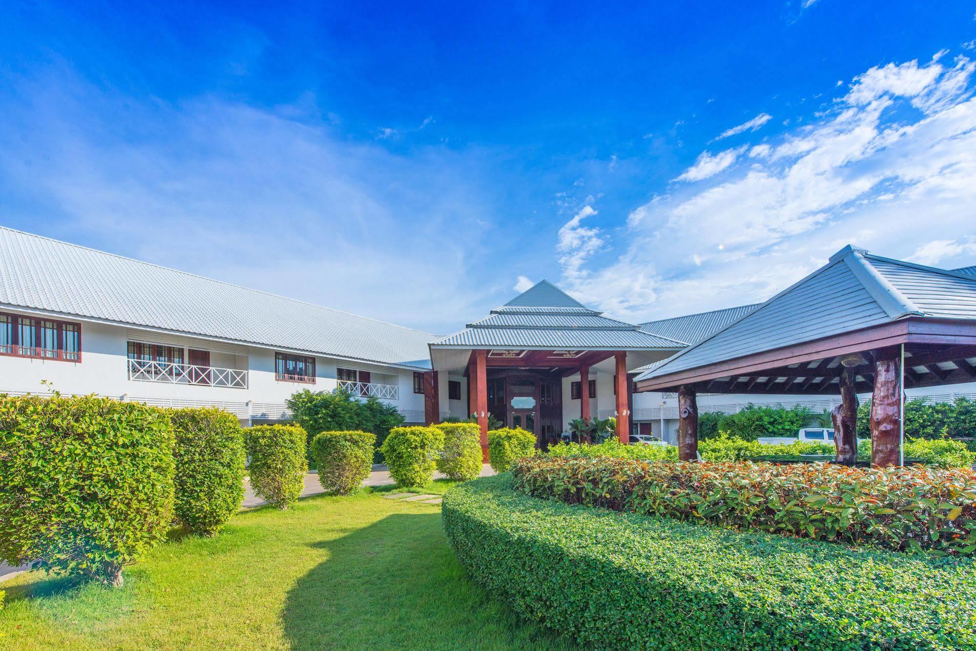 Nongkhai White Hotel Nong Khai Exterior photo